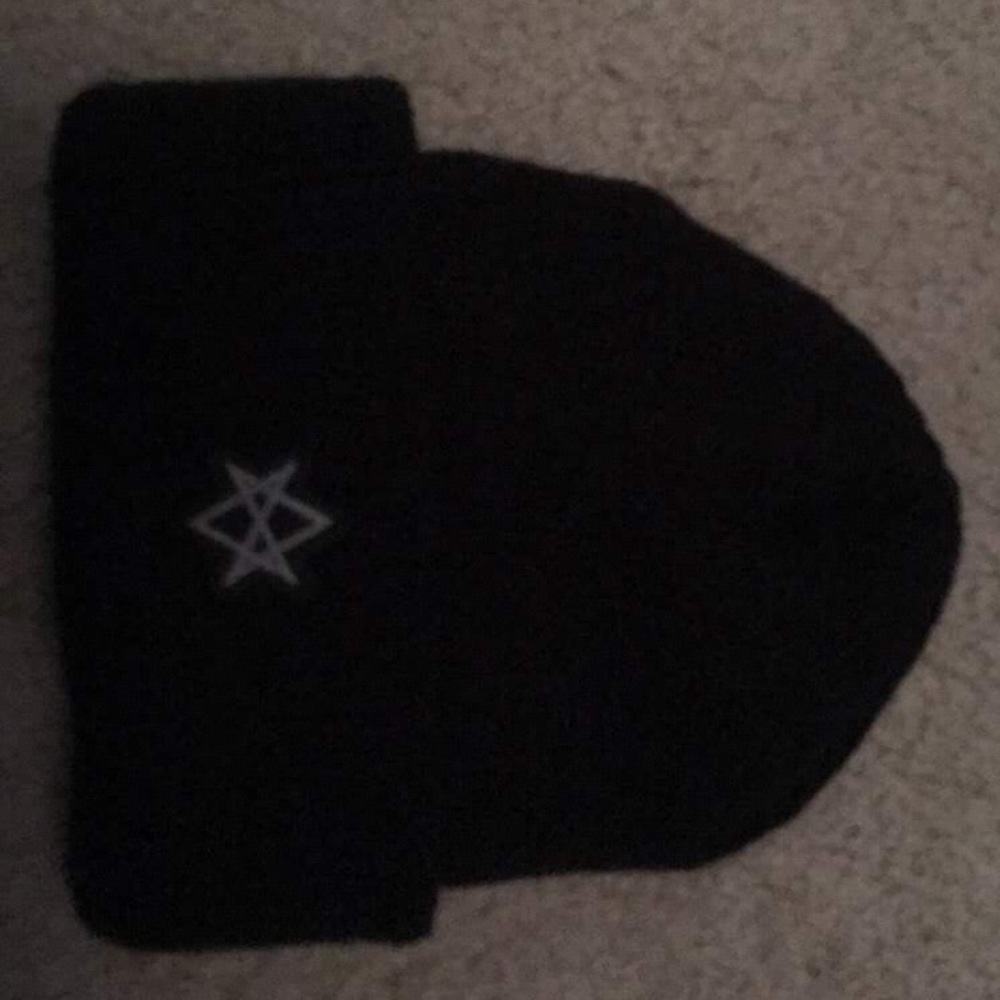 Bring me The Horizon antivist beanie